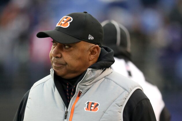 BALTIMORE, MD - DECEMBER 31: Head coach Marvin Lewis of the Cincinnati Bengals looks on against the Baltimore Ravens at M&T Bank Stadium on December 31, 2017 in Baltimore, Maryland. (Photo by Rob Carr/Getty Images)