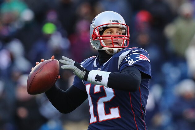 FOXBORO, MA - DECEMBER 31:  Tom Brady #12 of the New England Patriots looks to pass during the second half against the New York Jets at Gillette Stadium on December 31, 2017 in Foxboro, Massachusetts.  (Photo by Maddie Meyer/Getty Images)