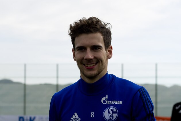 BENIDORM, SPAIN - JANUARY 02: Leon Goretzka of Schalke laughs during the FC Schalke 04 training camp at Hotel Melia Villaitana on January 02, 2018 in Benidorm, Spain. (Photo by TF-Images/TF-Images via Getty Images)