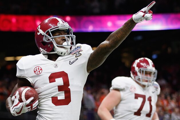 NEW ORLEANS, LA - JANUARY 01:  Calvin Ridley #3 of the Alabama Crimson Tide celebrates a reception for a touchdown in the first quarter of the AllState Sugar Bowl against the Clemson Tigers at the Mercedes-Benz Superdome on January 1, 2018 in New Orleans, Louisiana.  (Photo by Jamie Squire/Getty Images)