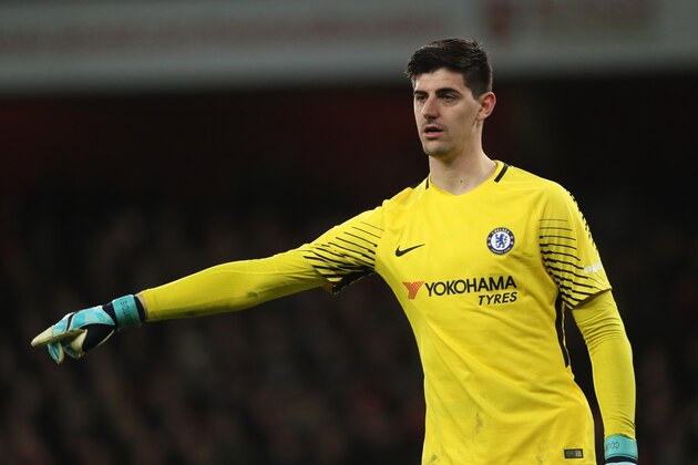 LONDON, ENGLAND - JANUARY 03:  Thibaut Courtois of Chelsea gestures during the Premier League match between Arsenal and Chelsea at Emirates Stadium on January 3, 2018 in London, England.  (Photo by Matthew Ashton - AMA/Getty Images)
