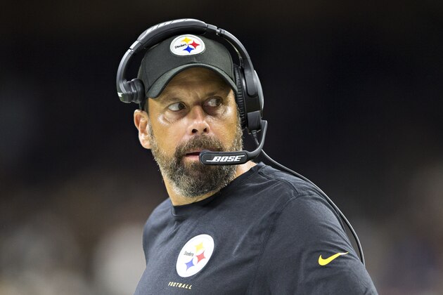 NASHVILLE, TN - AUGUST 26:  Offensive Coordinator Todd Haley of the Pittsburgh Steelers on the sidelines during a preseason game against the New Orleans Saints at Mercedes-Benz Superdome on August 26, 2016 in New Orleans, Louisiana.  The Steelers defeated the Saints 27-14.  (Photo by Wesley Hitt/Getty Images)