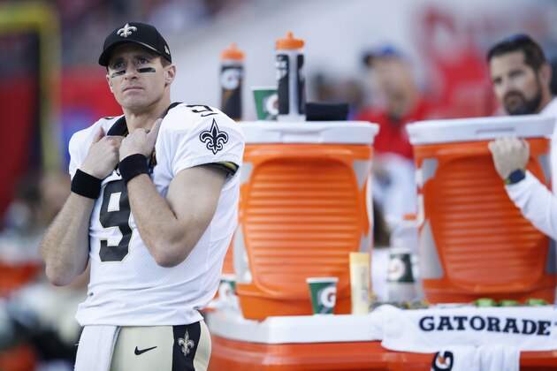 TAMPA, FL - DECEMBER 31: Drew Brees #9 of the New Orleans Saints looks on during a game against the Tampa Bay Buccaneers at Raymond James Stadium on December 31, 2017 in Tampa, Florida. The Buccaneers won 31-24. (Photo by Joe Robbins/Getty Images) TAMPA, FL - DECEMBER 31: Drew Brees #9 of the New Orleans Saints looks on during a game against the Tampa Bay Buccaneers at Raymond James Stadium on December 31, 2017 in Tampa, Florida. The Buccaneers won 31-24. (Photo by Joe Robbins/Getty Images)