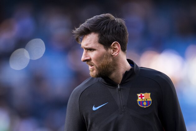 MADRID, SPAIN - DECEMBER 23: Lionel Andres Messi of FC Barcelona warms up prior to the La Liga 2017-18 match between Real Madrid and FC Barcelona at Santiago Bernabeu Stadium on December 23 2017 in Madrid, Spain. (Photo by Power Sport Images/Getty Images)