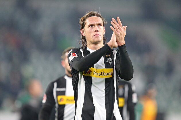 WOLFSBURG, GERMANY - DECEMBER 03: Jannik Vestergaard of Borussia Moenchengladbach looks dejected during the Bundesliga match between VfL Wolfsburg and Borussia Moenchengladbach at Volkswagen Arena on December 3, 2017 in Wolfsburg, Germany. (Photo by TF-Images/TF-Images via Getty Images)