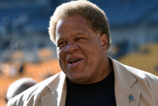 PITTSBURGH, PA - NOVEMBER 8:  General manager Reggie McKenzie of the Oakland Raiders looks on from the sideline before a game against the Pittsburgh Steelers at Heinz Field on November 8, 2015 in Pittsburgh, Pennsylvania. The Steelers defeated the Raiders 38-35. (Photo by George Gojkovich/Getty Images)