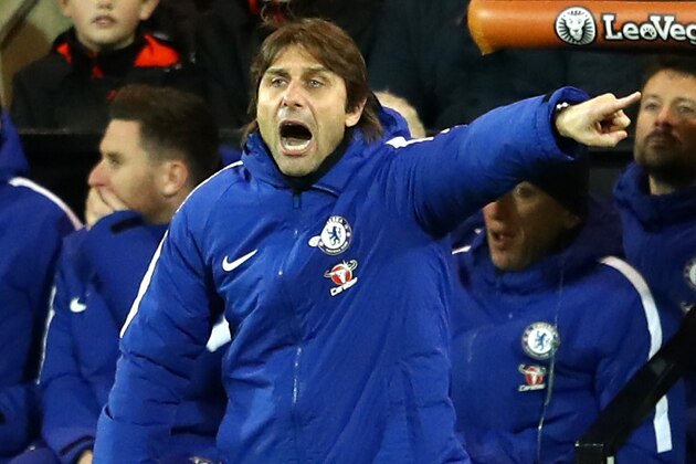 NORWICH, ENGLAND - JANUARY 06:  Antonio Conte, Manager of Chelsea gives instructions during The Emirates FA Cup Third Round match between Norwich City and Chelsea at Carrow Road on January 6, 2018 in Norwich, England.  (Photo by Clive Mason/Getty Images)