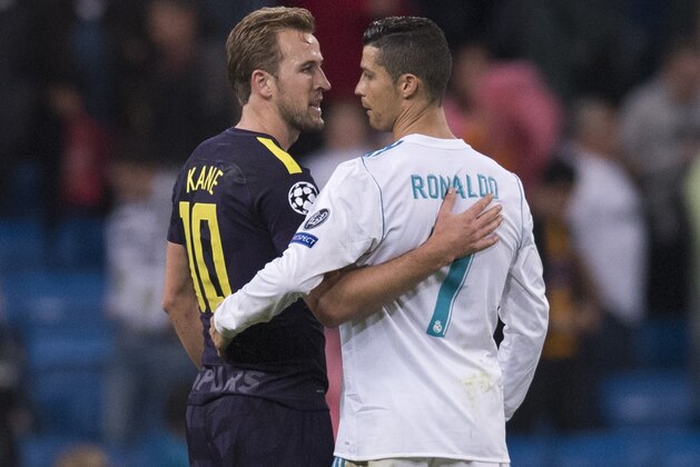 MADRID, SPAIN - OCTOBER 17: Cristiano Ronaldo of Real Madrid (R) talks with Harry Kane of Tottenham Hotspur FC  (L) after the UEFA Champions League 2017-18 match between Real Madrid and Tottenham Hotspur FC at Estadio Santiago Bernabeu on 17 October 2017 in Madrid, Spain. (Photo by Power Sport Images/Getty Images)