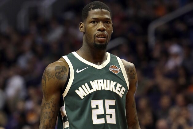 Milwaukee Bucks guard DeAndre Liggins (25) in the second half during an NBA basketball game against the Phoenix Suns, Wednesday, Nov 22, 2017, in Phoenix. The Bucks defeated the Suns 113-107 in overtime. (AP Photo/Rick Scuteri)