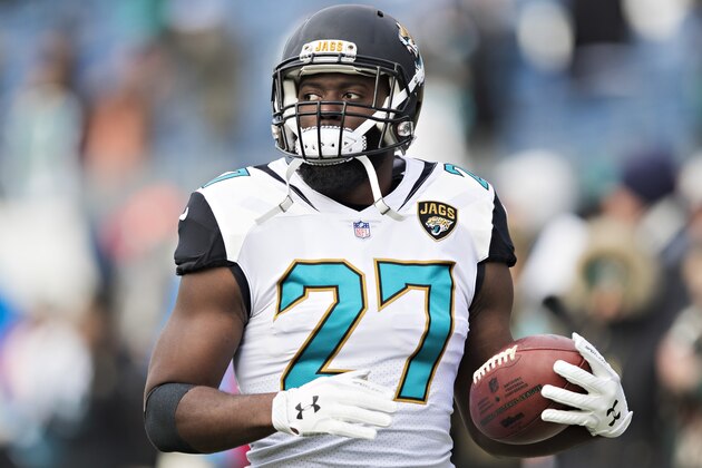 NASHVILLE, TN - DECEMBER 31:  Leonard Fournette #27 of the Jacksonville Jaguars warms up before a game against the Tennessee Titans at Nissan Stadium on December 31, 2017 in Nashville, Tennessee.  The Titans defeated the Jaguars 15-10.  (Photo by Wesley Hitt/Getty Images)