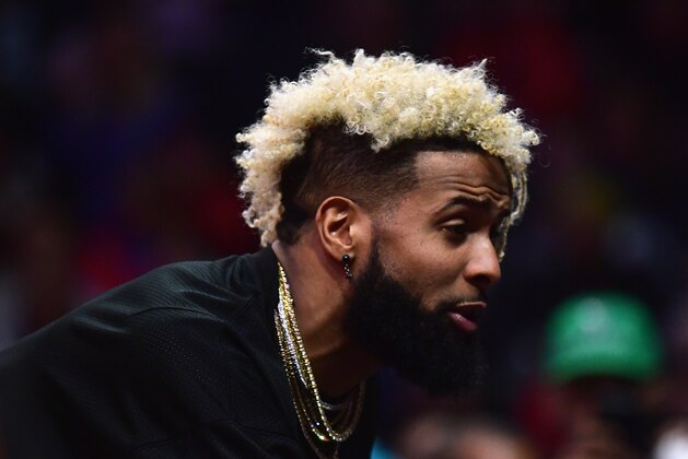 LOS ANGELES, CA - JANUARY 04:  Odell Beckham of the New York Giants during the game between the Oklahoma City Thunder and the LA Clippers at Staples Center on January 4, 2018 in Los Angeles, California.  (Photo by Harry How/Getty Images)