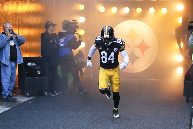 Pittsburgh Steelers wide receiver Antonio Brown (84) is introduced before the start of an NFL football game against the New England Patriots, Sunday, Dec. 17, 2017, in Pittsburgh. (AP Photo/Keith Srakocic)
