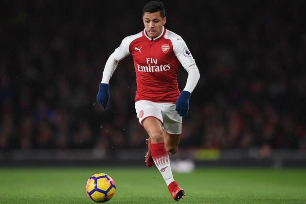 LONDON, ENGLAND - JANUARY 03:  Alexis Sanchez of Arsenal runs with ball during the Premier League match between Arsenal and Chelsea at Emirates Stadium on January 3, 2018 in London, England.  (Photo by Shaun Botterill/Getty Images)