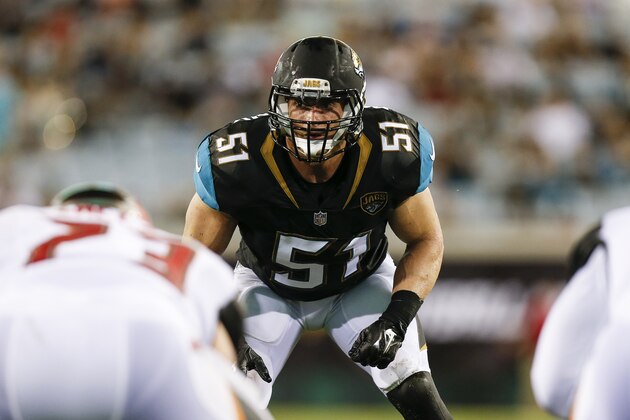 JACKSONVILLE, FL - AUGUST 17: Linebacker Paul Posluszny #51 of the Jacksonville Jaguars during the game against the Tampa Bay Buccaneers at EverBank Field on August 17, 2017 in Jacksonville, Florida. The Buccaneers defeated the Jaguars 12 to 8. (Photo by Don Juan Moore/Getty Images)