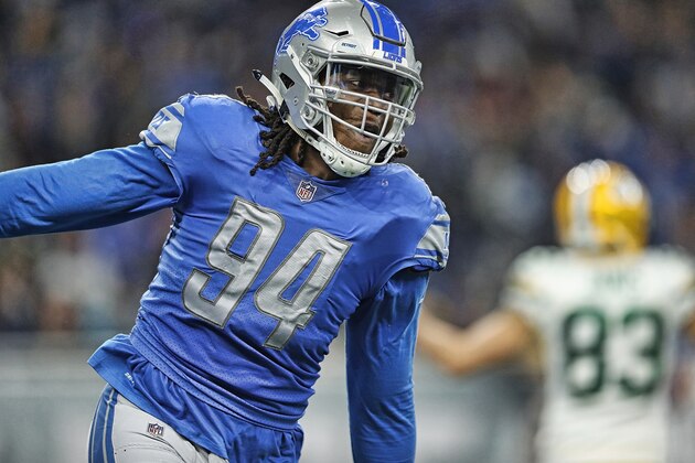 DETROIT, MI - DECEMBER 31: Ezekiel Ansah #94 of the Detroit Lions celebrates after a sack in the fourth quarter of the game against the Green Bay Packers at Ford Field on December 31, 2017 in Detroit, Michigan. Detroit defeated Green Bay 35-11. (Photo by Leon Halip/Getty Images)
