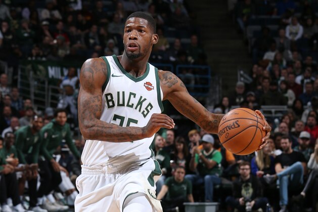 MILWAUKEE, WI - JANUARY 3:  DeAndre Liggins #25 of the Milwaukee Bucks handles the ball against the Indiana Pacers on January 3, 2018 at the BMO Harris Bradley Center in Milwaukee, Wisconsin. NOTE TO USER: User expressly acknowledges and agrees that, by downloading and or using this Photograph, user is consenting to the terms and conditions of the Getty Images License Agreement. Mandatory Copyright Notice: Copyright 2018 NBAE (Photo by Gary Dineen/NBAE via Getty Images)