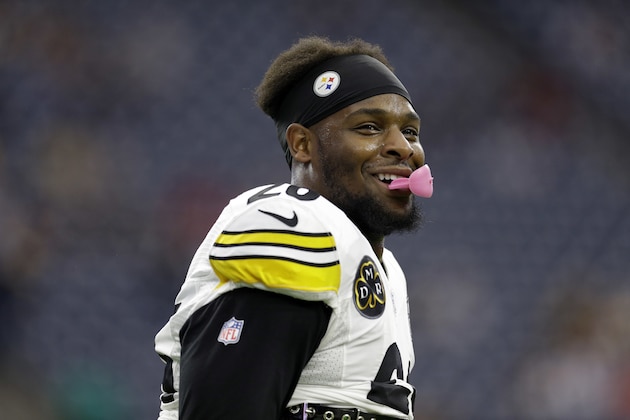 Pittsburgh Steelers running back Le'Veon Bell warms up before an NFL football game against the Houston Texans Monday, Dec. 25, 2017, in Houston. (AP Photo/Michael Wyke)