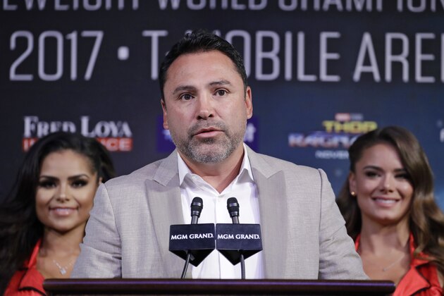 Oscar de la Hoya speaks during a news conference Wednesday, Sept. 13, 2017, in Las Vegas. (AP Photo/John Locher)