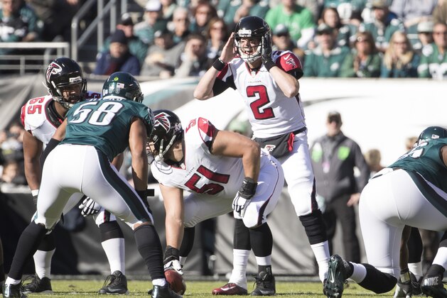 PHILADELPHIA, PA - NOVEMBER 13: Matt Ryan #2 of the Atlanta Falcons plays against the Philadelphia Eagles at Lincoln Financial Field on November 13, 2016 in Philadelphia, Pennsylvania. The Eagles defeated the Falcons 24-15. (Photo by Mitchell Leff/Getty Images)