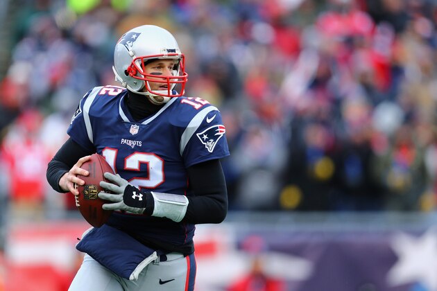 FOXBORO, MA - DECEMBER 31:  Tom Brady #12 of the New England Patriots looks to pass during the first half against the New York Jets at Gillette Stadium on December 31, 2017 in Foxboro, Massachusetts.  (Photo by Maddie Meyer/Getty Images)