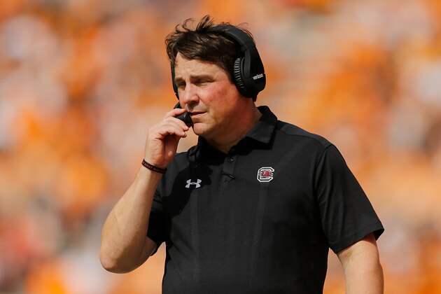 KNOXVILLE, TN - OCTOBER 14:  Head coach Will Muschamp of the South Carolina Gamecocks looks on against the Tennessee Volunteers during the first half at Neyland Stadium on October 14, 2017 in Knoxville, Tennessee.  (Photo by Michael Reaves/Getty Images)