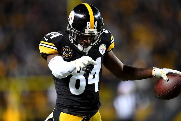 PITTSBURGH, PA - DECEMBER 10: Antonio Brown #84 of the Pittsburgh Steelers reacts after a reception for a first down in the fourth quarter during the game against the Baltimore Ravens at Heinz Field on December 10, 2017 in Pittsburgh, Pennsylvania. (Photo by Joe Sargent/Getty Images)