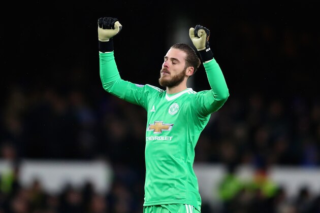 LIVERPOOL, ENGLAND - JANUARY 01:  David De Gea of Manchester United celebrates his sides second goal during the Premier League match between Everton and Manchester United at Goodison Park on January 1, 2018 in Liverpool, England.  (Photo by Chris Brunskill Ltd/Getty Images)