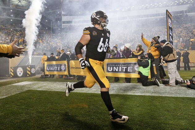 Pittsburgh Steelers offensive guard David DeCastro (66) takes the field with the team before an NFL football game against the Baltimore Ravens, Sunday, Dec. 10, 2017, in Pittsburgh. (AP Photo/Keith Srakocic)