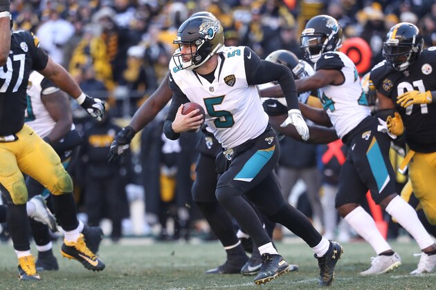 PITTSBURGH, PA - JANUARY 14:  Blake Bortles #5 of the Jacksonville Jaguars runs with the ball against the Pittsburgh Steelers during the second half of the AFC Divisional Playoff game at Heinz Field on January 14, 2018 in Pittsburgh, Pennsylvania.  (Photo by Rob Carr/Getty Images)