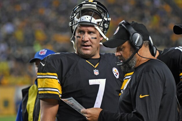 PITTSBURGH, PA - OCTOBER 02: Quarterback Ben Roethlisberger #7 of the Pittsburgh Steelers meets with offensive coordinator Todd Haley during a game against the Kansas City Chiefs at Heinz Field on October 2, 2016 in Pittsburgh, Pennsylvania. The Steelers defeated the Chiefs 43-14. (Photo by George Gojkovich/Getty Images)