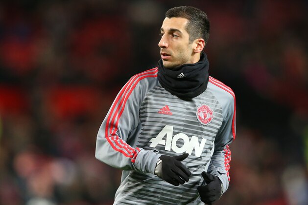 MANCHESTER, ENGLAND - DECEMBER 30:  Henrikh Mkhitaryan of Manchester United warms up prior to the Premier League match between Manchester United and Southampton at Old Trafford on December 30, 2017 in Manchester, England.  (Photo by Alex Livesey/Getty Images)
