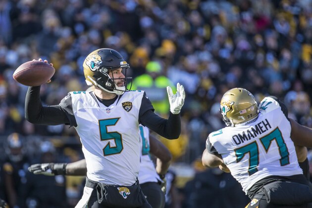 PITTSBURGH, PA - JANUARY 14:  Blake Bortles #5 of the Jacksonville Jaguars passes the ball during the first half against the Pittsburgh Steelers in the AFC Divisional Playoff game at Heinz Field on January 14, 2018 in Pittsburgh, Pennsylvania. Jaguars defeat Pittsburgh 45-42.  (Photo by Brett Carlsen/Getty Images)