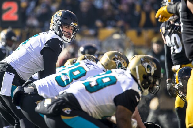 PITTSBURGH, PA - JANUARY 14:  Blake Bortles #5 of the Jacksonville Jaguars looks over his offensive line during the first half of the AFC Divisional Playoff game against the Pittsburgh Steelers at Heinz Field on January 14, 2018 in Pittsburgh, Pennsylvania. Jaguars defeat Pittsburgh 45-42.  (Photo by Brett Carlsen/Getty Images)