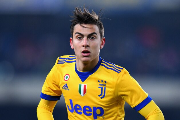 VERONA, ITALY - DECEMBER 30:  Paulo Exequiel Dybala of Juventus looks on during the serie A match between Hellas Verona FC and Juventus at Stadio Marc'Antonio Bentegodi on December 30, 2017 in Verona, Italy.  (Photo by Alessandro Sabattini/Getty Images)