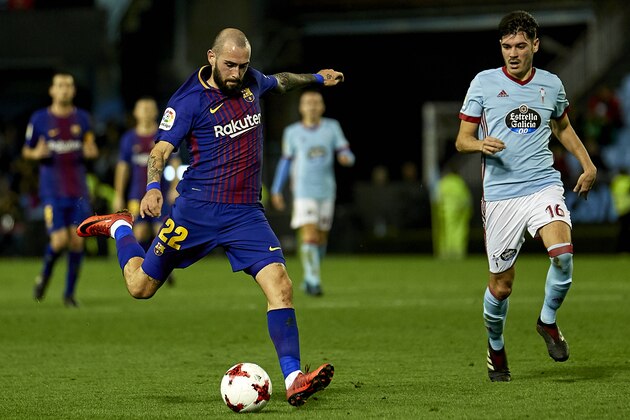 VIGO, SPAIN - JANUARY 04:  Aleix Vidal of FC Barcelona shots on goal during the Copa del Rey, Round of 16, first Leg match between Celta de Vigo and FC Barcelona at Estadio de Balaidos on January 4, 2018 in Vigo, Spain.  (Photo by fotopress/Getty Images)