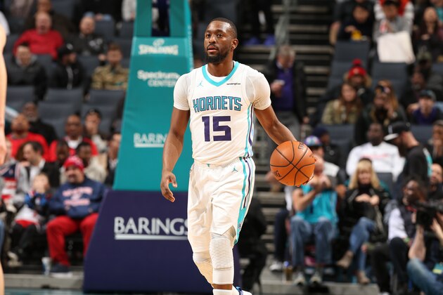 CHARLOTTE, NC - JANUARY 17:  Kemba Walker #15 of the Charlotte Hornets handles the ball against the Washington Wizards on January 17, 2018 at Spectrum Center in Charlotte, North Carolina. NOTE TO USER: User expressly acknowledges and agrees that, by downloading and or using this photograph, User is consenting to the terms and conditions of the Getty Images License Agreement.  Mandatory Copyright Notice:  Copyright 2018 NBAE (Photo by Kent Smith/NBAE via Getty Images)