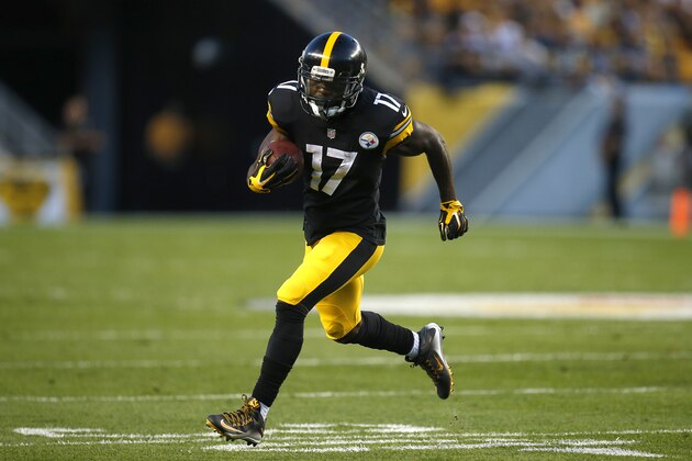 PITTSBURGH, PA - AUGUST 26:  Eli Rogers #17 of the Pittsburgh Steelers in action against the Indianapolis Colts during a preseason game on August 26, 2017 at Heinz Field in Pittsburgh, Pennsylvania.  (Photo by Justin K. Aller/Getty Images)