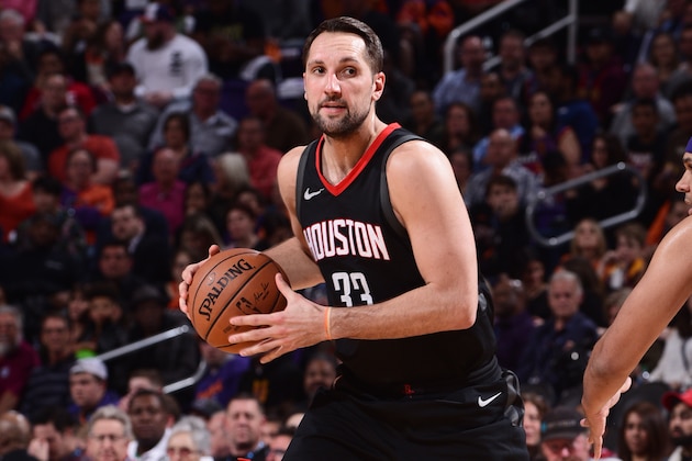 PHOENIX, AZ - JANUARY 12: Ryan Anderson #33 of the Houston Rockets handles the ball during the game against the Phoenix Suns on January 12, 2018 at Talking Stick Resort Arena in Phoenix, Arizona. NOTE TO USER: User expressly acknowledges and agrees that, by downloading and or using this photograph, user is consenting to the terms and conditions of the Getty Images License Agreement. Mandatory Copyright Notice: Copyright 2018 NBAE (Photo by Michael Gonzales/NBAE via Getty Images)