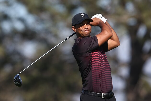 SAN DIEGO, CA - JANUARY 25:  Tiger Woods plays his shot from the fifth tee during the first round of the Farmers Insurance Open at Torrey Pines South on January 25, 2018 in San Diego, California.  (Photo by Sean M. Haffey/Getty Images)