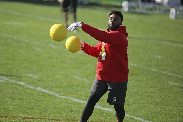 AFC receiver Jarvis Landry of the Miami Dolphins competes in the Epic Pro Dodgeball event during the Pro Bowl NFL Skills Showdown, Wednesday, Jan. 24, 2018, in Kissimmee, Fla. (AP Photo/Gregory Payan)