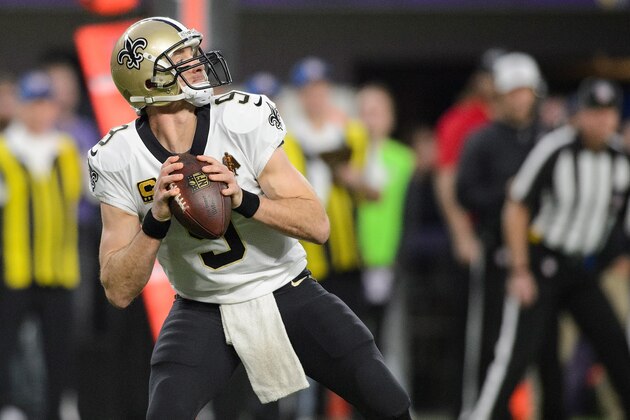 MINNEAPOLIS, MN - JANUARY 14: Drew Brees #9 of the New Orleans Saints passes the ball against the Minnesota Vikings during the first half of the NFC Divisional Playoff game on January 14, 2018 at U.S. Bank Stadium in Minneapolis, Minnesota. (Photo by Hannah Foslien/Getty Images)
