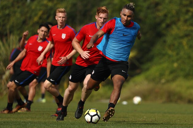 CARSON, CA - JANUARY 16:  Juan Agudelo of the US Men's National Soccer Team paces the ball during training at StubHub Center on January 16, 2018 in Carson, California.  (Photo by Victor Decolongon/Getty Images)