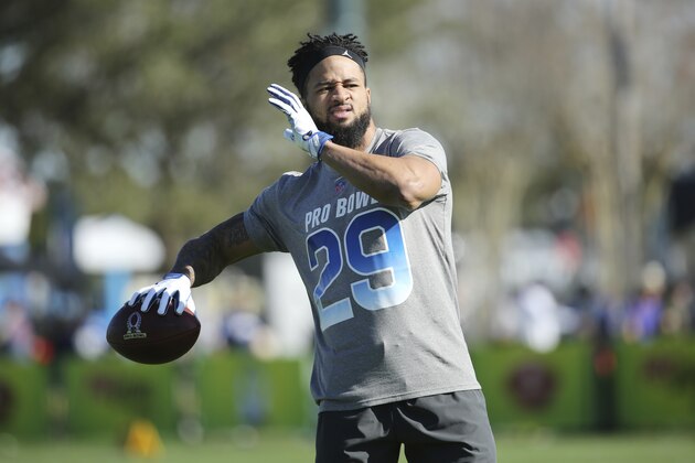 NFC free safety Earl Thomas, of the Seattle Seahawks, prepares to throw a pass during Pro Bowl NFL football practice, Wednesday, Jan. 24, 2018, in Kissimmee, Fla. (AP Photo/Gregory Payan)