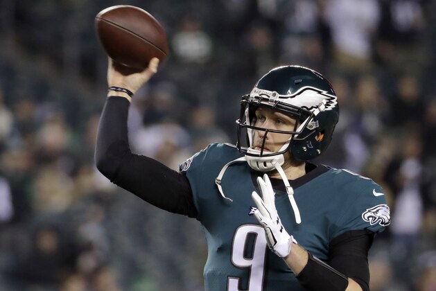 Philadelphia Eagles quarterback Nick Foles warms up before the NFL football NFC championship game against the Minnesota Vikings Sunday, Jan. 21, 2018, in Philadelphia. (AP Photo/Matt Slocum)