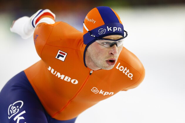 Netherlands' Sven Kramer competes in the men's 5000 metres race of the ISU Speed Skating World Cup in Heerenveen on November 12, 2017. / AFP PHOTO / ANP / Vincent JANNINK / Netherlands OUT        (Photo credit should read VINCENT JANNINK/AFP/Getty Images)
