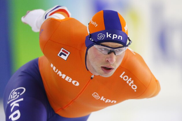 Sven Kramer of the Netherlands competes in the men's 5,000 meter race of the Speedskating World Cup at the Thialf ice rink in Heerenveen, Netherlands, Sunday, Nov. 12, 2017. (AP Photo/Peter Dejong)