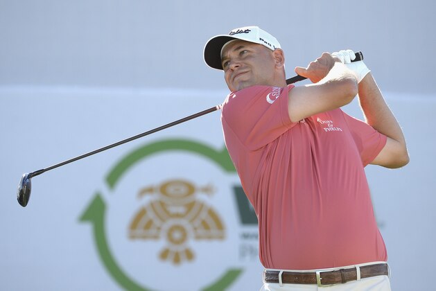 SCOTTSDALE, AZ - FEBRUARY 01:  Bill Haas watches his tee shot on the 17th hole during the first round of the Waste Management Phoenix Open at TPC Scottsdale on February 1, 2018 in Scottsdale, Arizona.  (Photo by Robert Laberge/Getty Images)