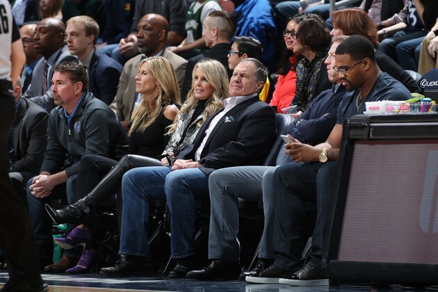MINNEAPOLIS, MN - FEBRUARY 1:  Head Coach Bill Belichick of the New England Patriots attends the game between the Milwaukee Bucks and the Minnesota Timberwolves on February 1, 2018 at Target Center in Minneapolis, Minnesota. NOTE TO USER: User expressly acknowledges and agrees that, by downloading and or using this Photograph, user is consenting to the terms and conditions of the Getty Images License Agreement. Mandatory Copyright Notice: Copyright 2018 NBAE (Photo by David Sherman/NBAE via Getty Images)