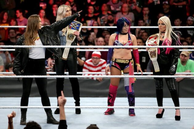 With one simple gesture at the Royal Rumble, Ronda Rousey looked past her competition and right at her goal: WrestleMania 34.