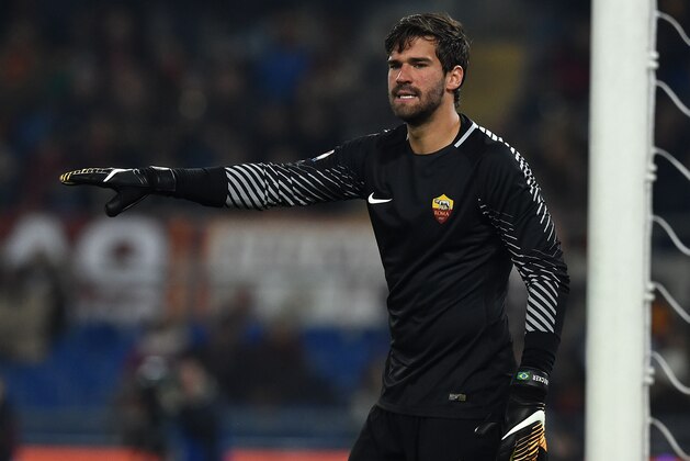 ROME, ITALY - JANUARY 28: Alisson Becker of AS Roma in action during the serie A match between AS Roma and UC Sampdoria at Stadio Olimpico on January 28, 2018 in Rome, Italy.  (Photo by Giuseppe Bellini/Getty Images)